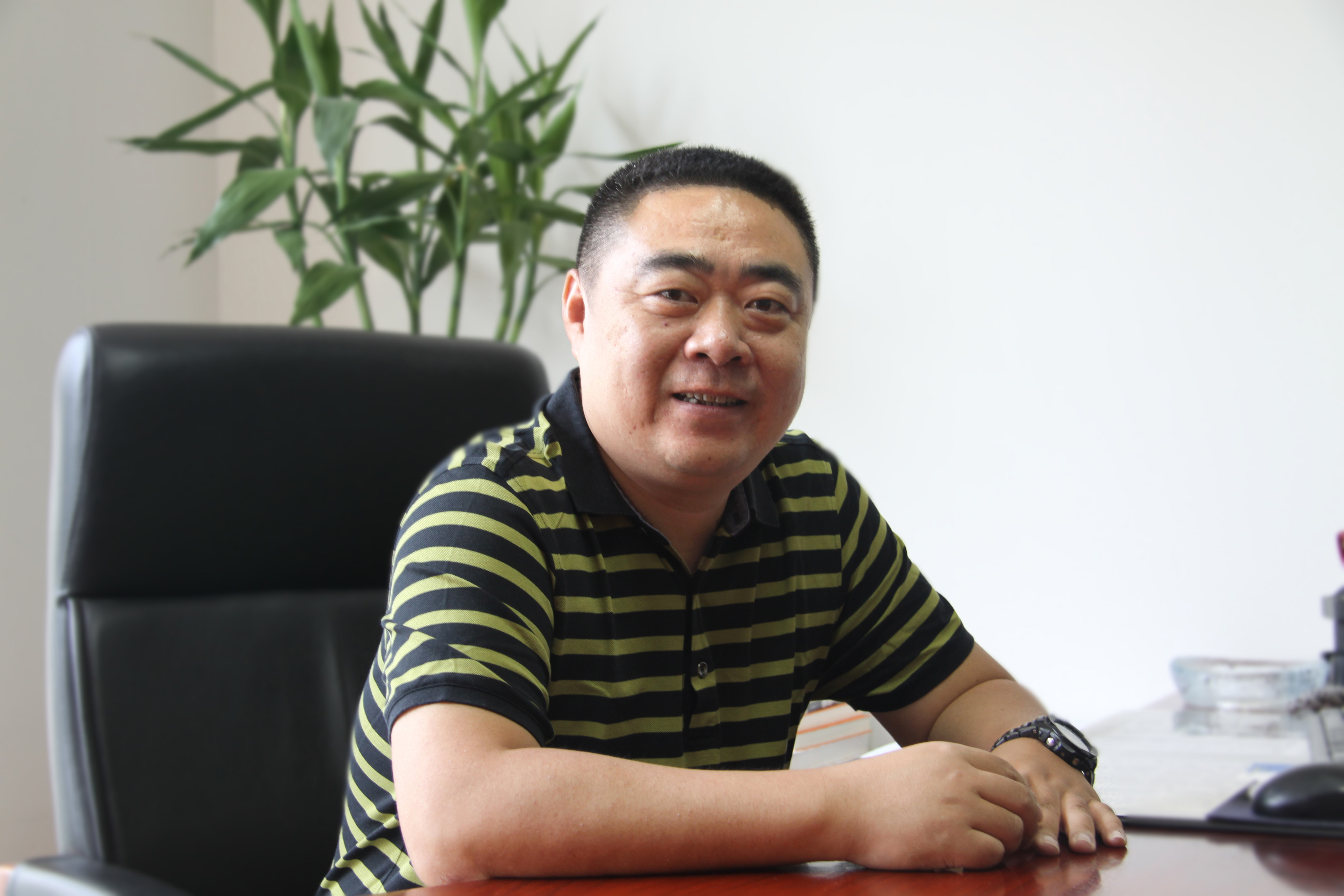 1655098985106933.jpg 羅志剛.jpg